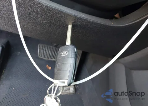 2017 Kia Sorento 2.4L Lx z USA, uszkodzony, nr VIN 5XYPG4A37HG284372